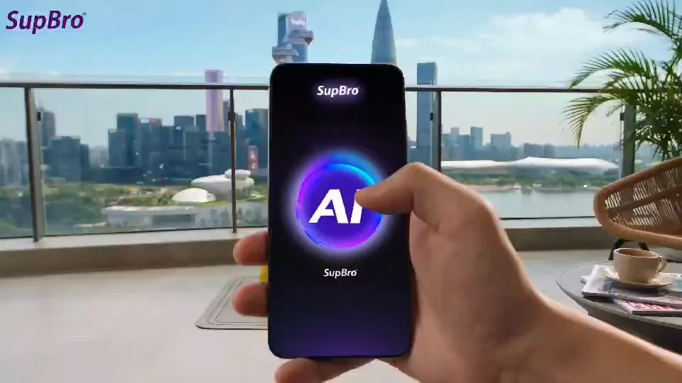 SUPBRO AI 手机界面与城市背景